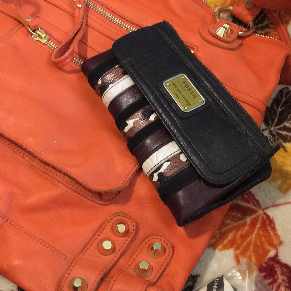 Fossil Woman’s Wallet - image 7